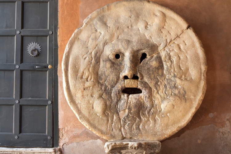 nắp "Bocca della Verità"